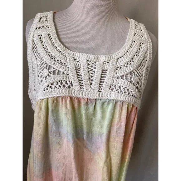 Maurices Pastel / Cream Crochet Neckline Pleated Textured Sleeveless Tank Top - Picture 2 of 10